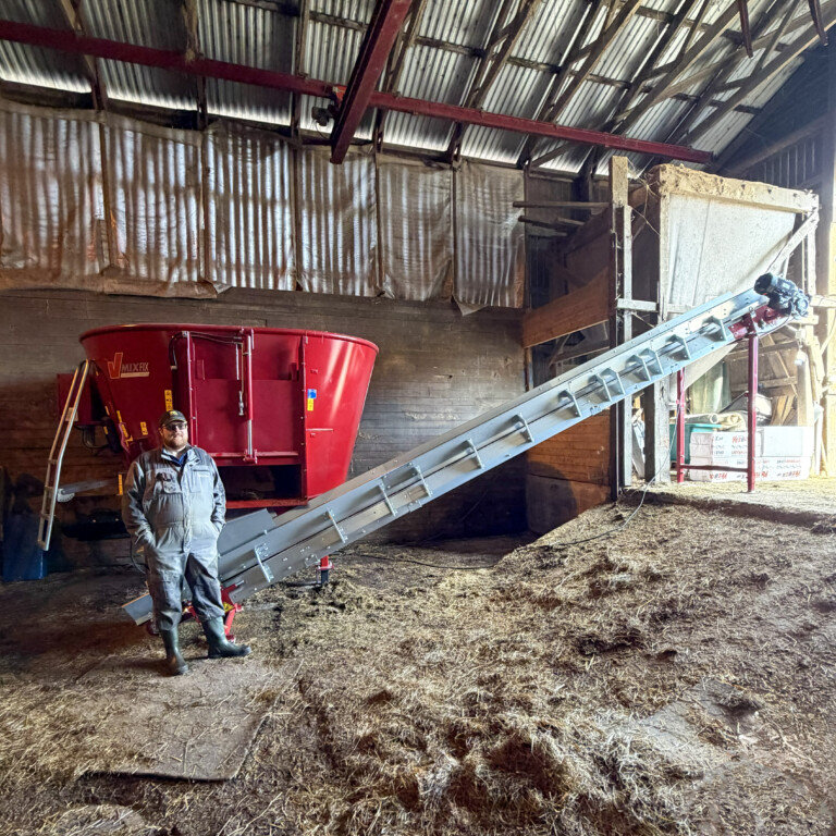 BvL kompaktmisker og Rollax eelvator. Hans-Emil Torbergsen, Torbergsen Gårdsdrift i Tovik,Tjeldsund kommune, 2026