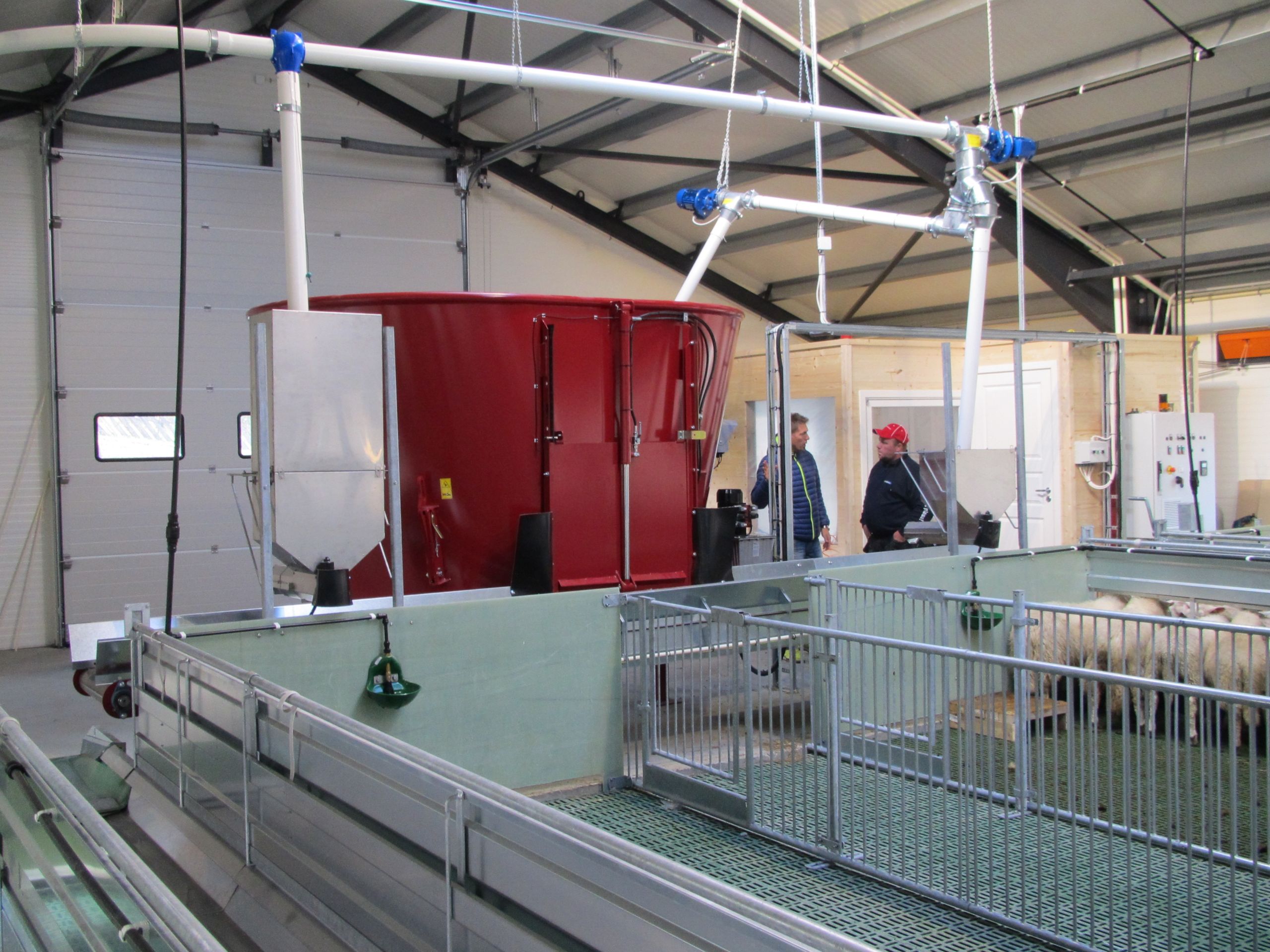 Nytt sauefjøs i stål og sandwich på Skreia