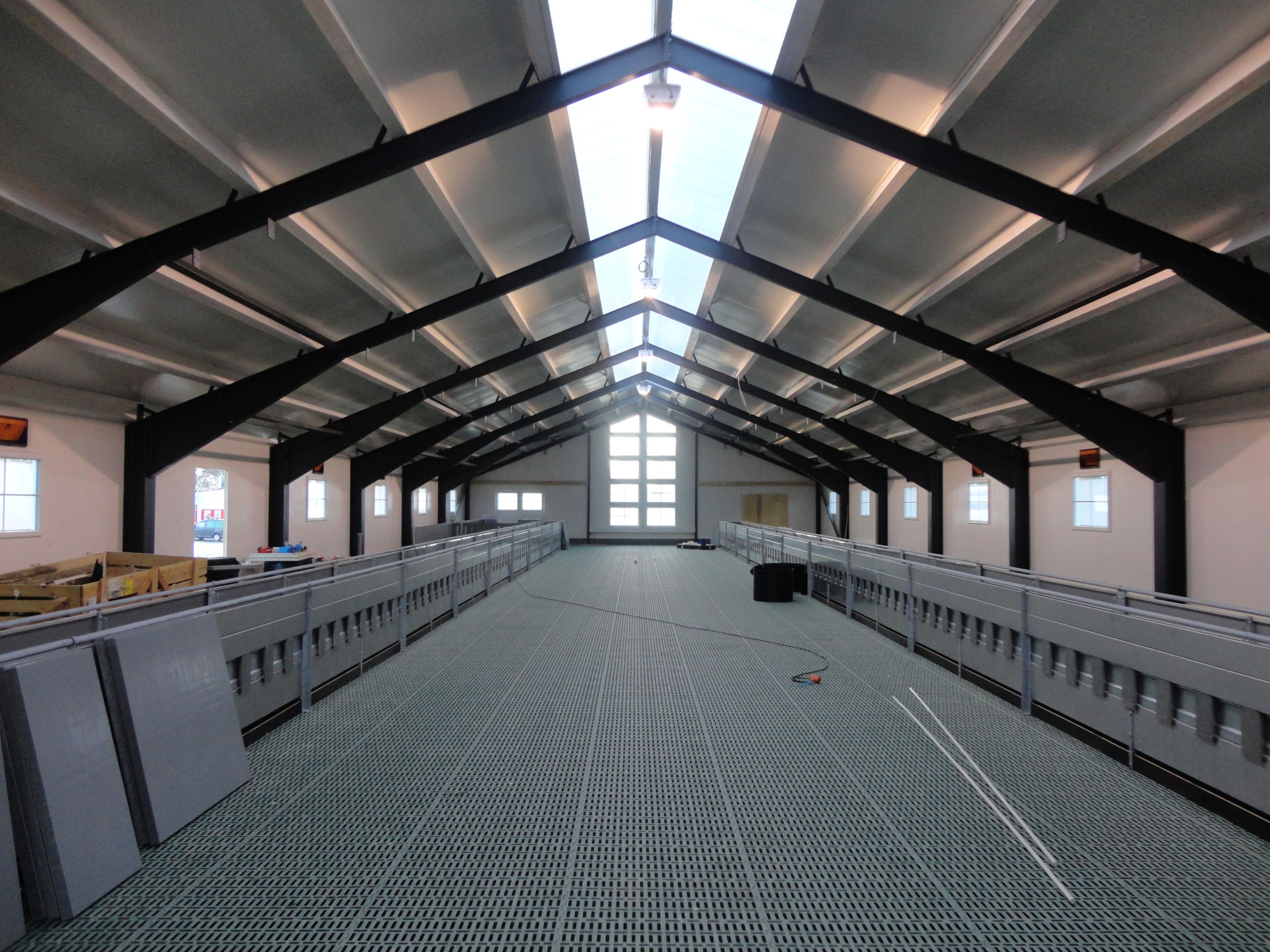 Flott sauefjøs i massivtre i Rendalen