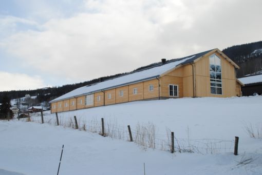 ce7646a74c54cecf1c05442c71f02147.jpg Topp moderne sauefjøs på Harpefoss