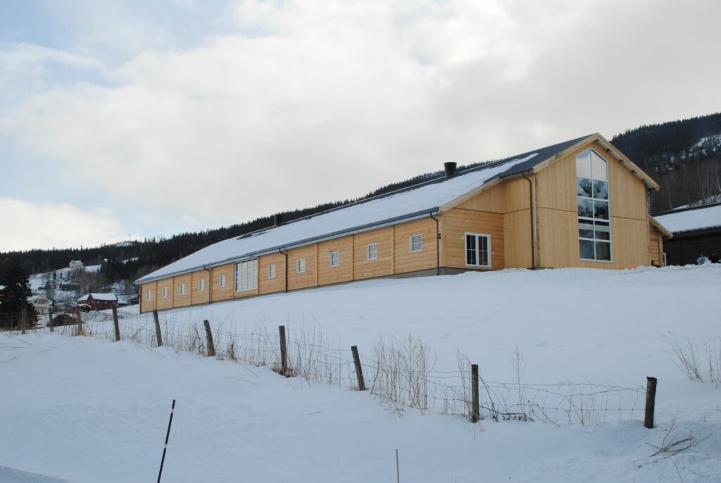 Topp moderne sauefjøs på Harpefoss