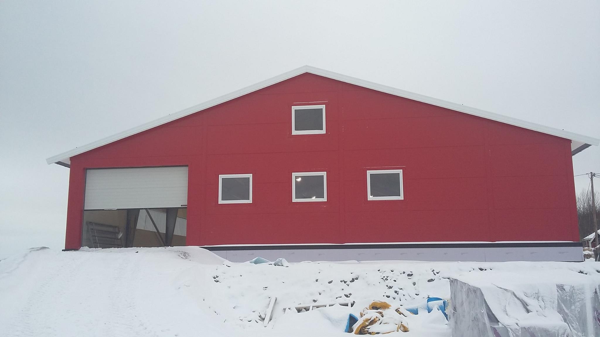 Nytt fjøs på Maura