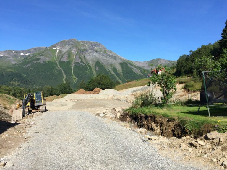 Nytt melkekufjøs med fullt påsett