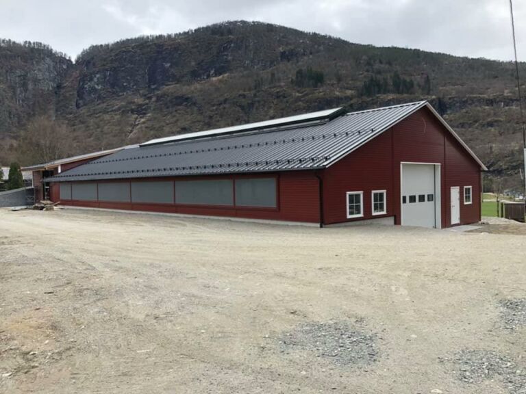 Helautomatisk fôringsanlegg på Voss Helautomatisk fôringsanlegg på Voss