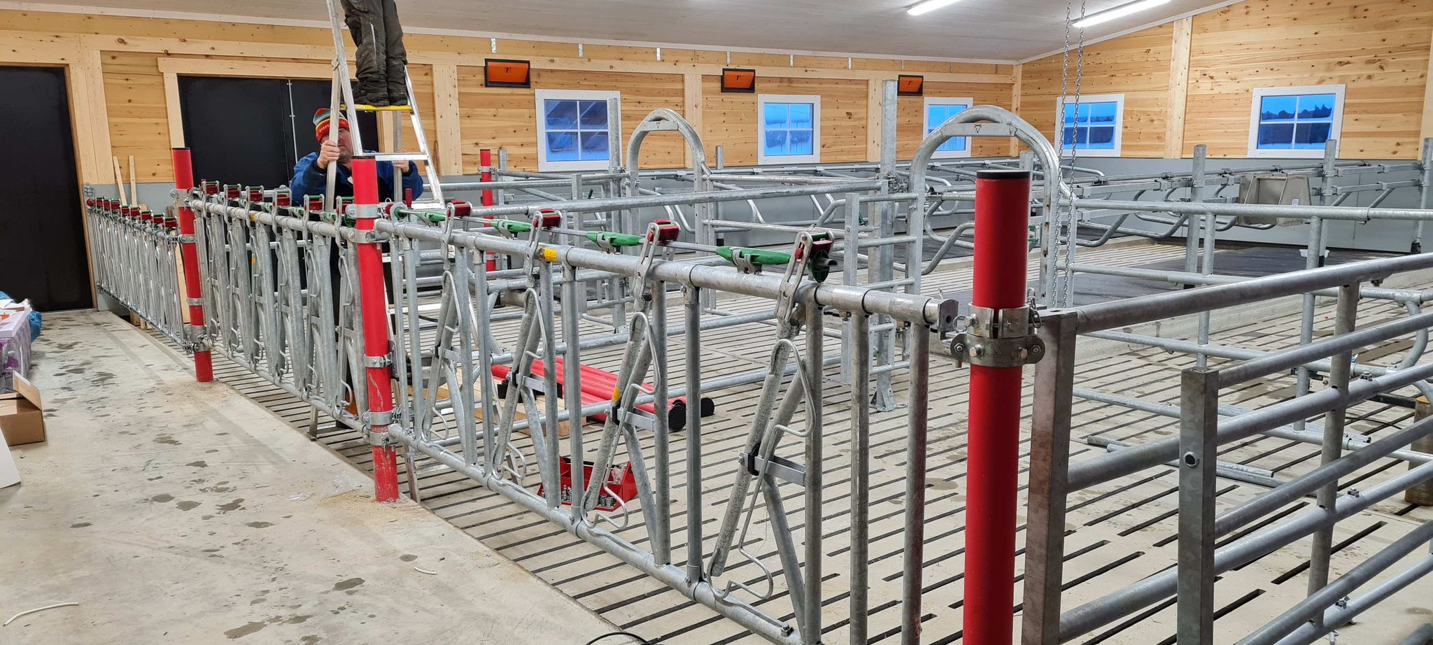 I-mek og innredning i nytt fjøs