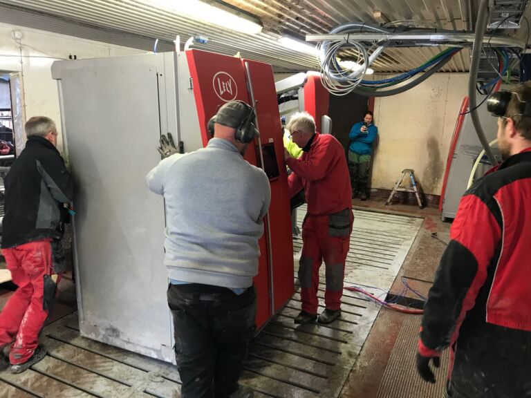 Melkerobot Lely A5 innmontert på en dag Melkerobot Lely A5 innmontert på en dag