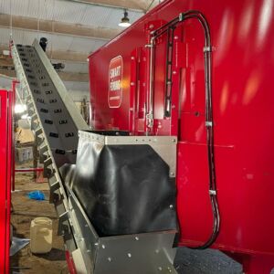 BvL fullfôrblander med Rollax elevator hos Fliflet Samdrift på Fåberg, februar 2025