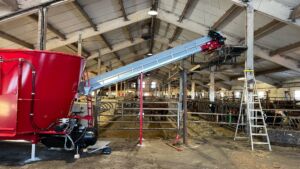 BvL fullfôrblander med Rollax elevator hos Fliflet Samdrift på Fåberg, februar 2025