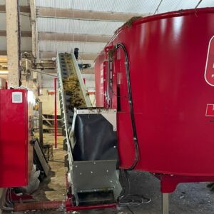 BvL fullfôrblander med Rollax elevator hos Fliflet Samdrift på Fåberg, februar 2025