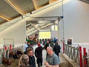 Ammekufjøs med stort maskinrom hos Espen Bjerkreim, mai 2025