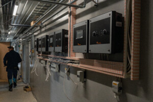 Montering av restløs våtfôringsanlegg med etetidsstyring hos Harald Bøhnsdalen, Leirsund 2025