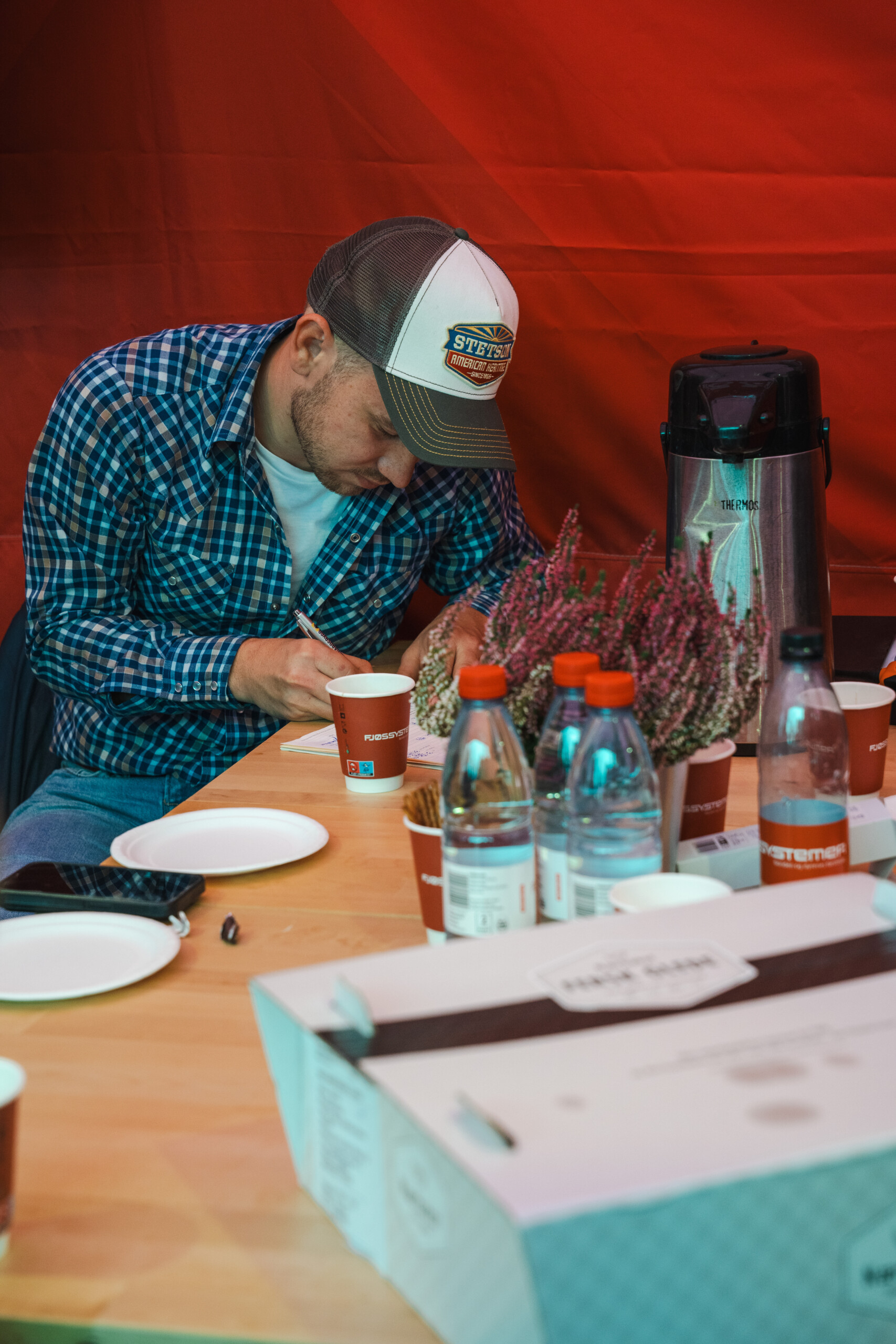 Skorve Samdrift signerer kontrakt. Dyrsku'n 2025