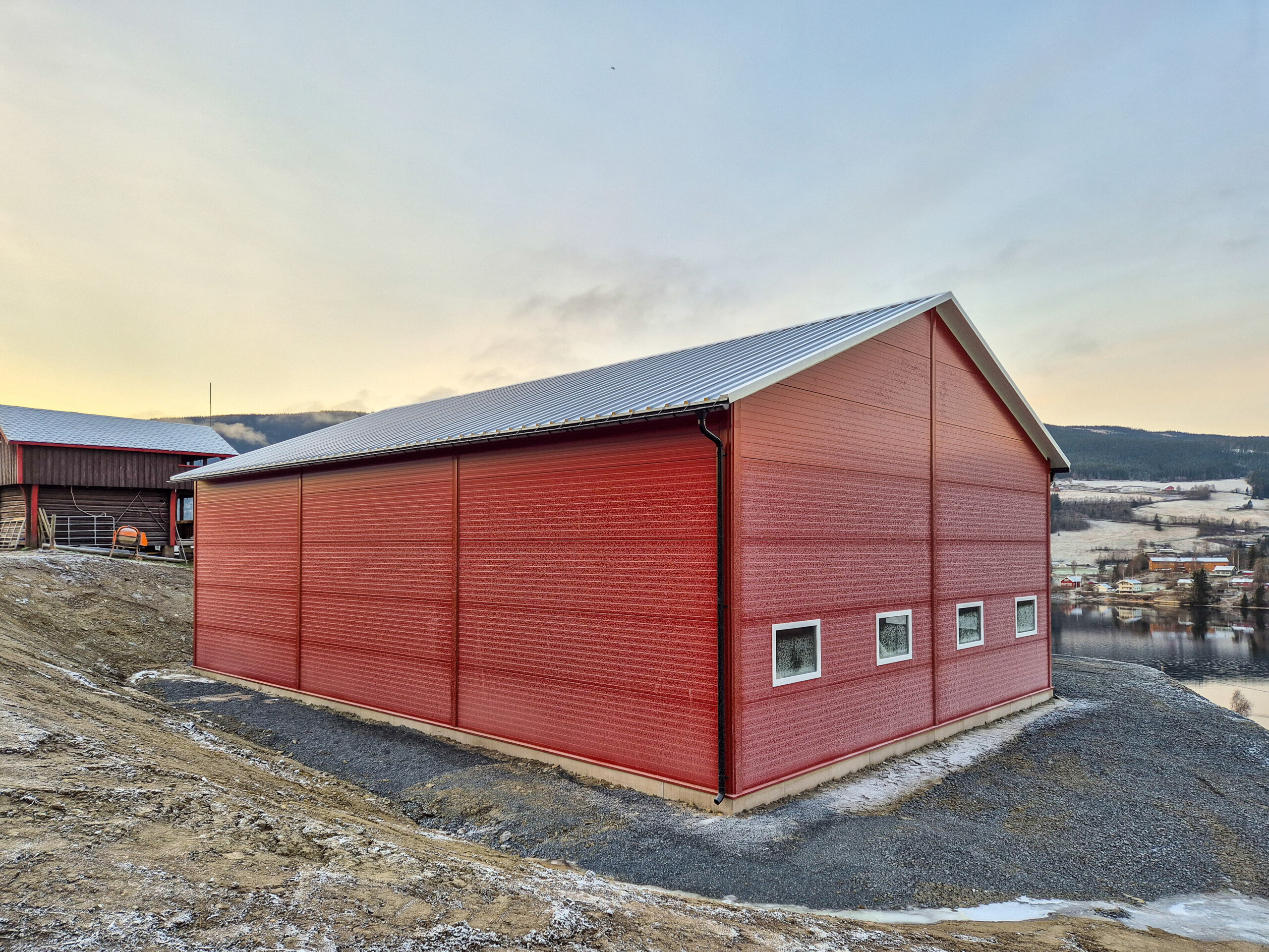 Lagerbygg hos Magne Stavenjord. Valdres, 2025. Fjøssystemer Bygg
