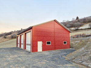 Lagerbygg hos Magne Stavenjord. Valdres, 2025. Fjøssystemer Bygg