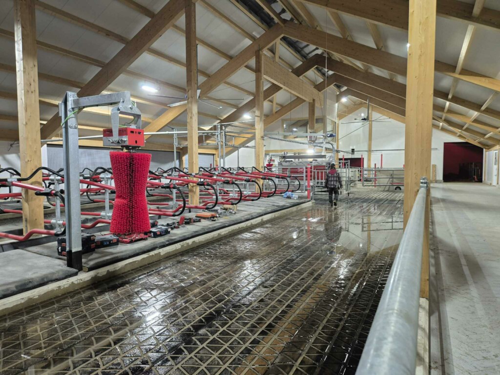 Fantastisk fjøs ferdig i Lensvik