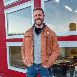 Tom Erik Klevmo Saur bygger rugegghus for fremtiden