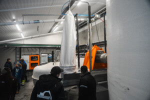 Big Dutchman restløst våtfôringsanlegg, inkludert 15 m³ mysetank og mølle for roesnitter. Asbjørn Storlien. Brumunddal, februar 2025